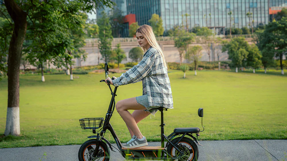 Spring & Summer on Two Wheels: Why an Electric Scooter Is the Season’s Best Upgrade