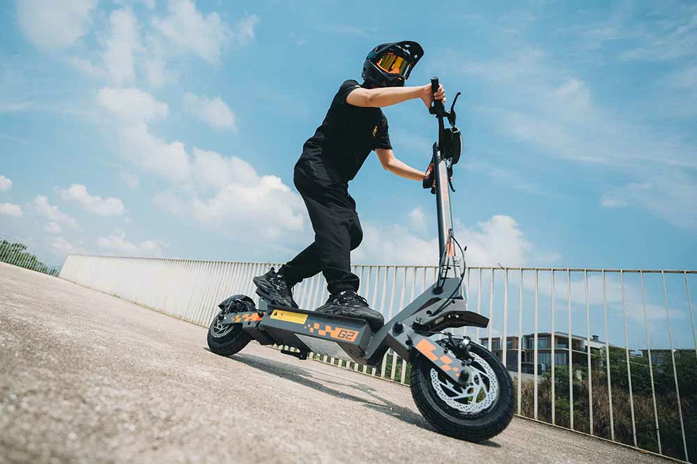 Why Kukirin Electric Scooters Offer Higher Weight Capacity Than Most Standard Scooters (And Why It Matters)