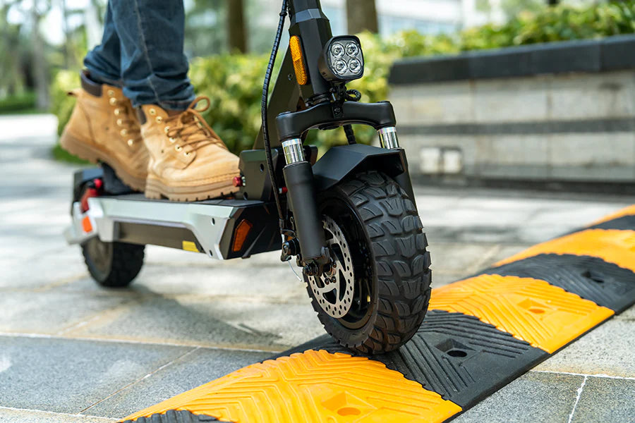 Do You Need Suspension on an Electric Scooter? | KuKirin Guide